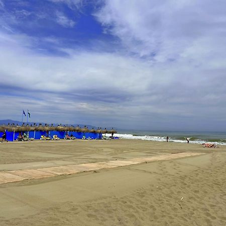 Acogedor En La Carihuela Con Plaza De Garaje Garantizada! Sol Montemar Lägenhet Torremolinos Exteriör bild