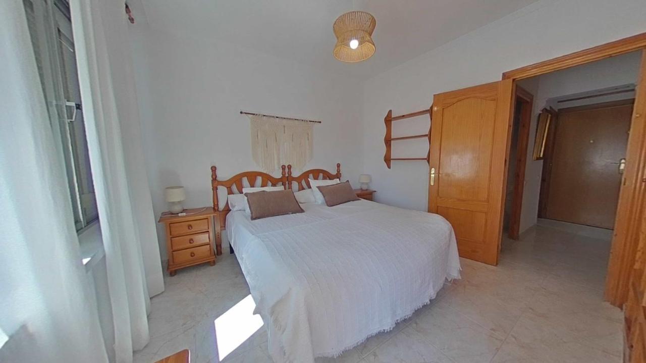 Acogedor En La Carihuela Con Plaza De Garaje Garantizada! Sol Montemar Lägenhet Torremolinos Exteriör bild