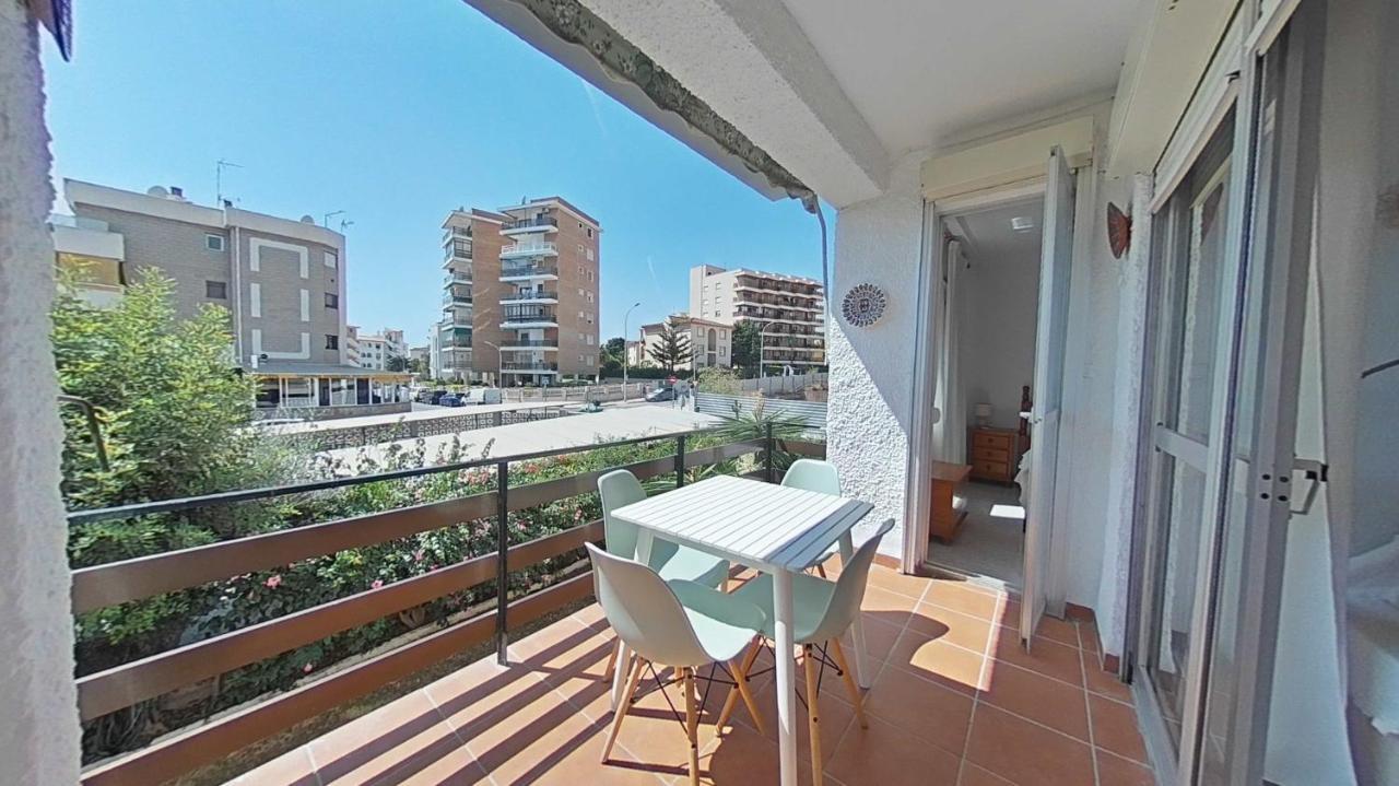 Acogedor En La Carihuela Con Plaza De Garaje Garantizada! Sol Montemar Lägenhet Torremolinos Exteriör bild
