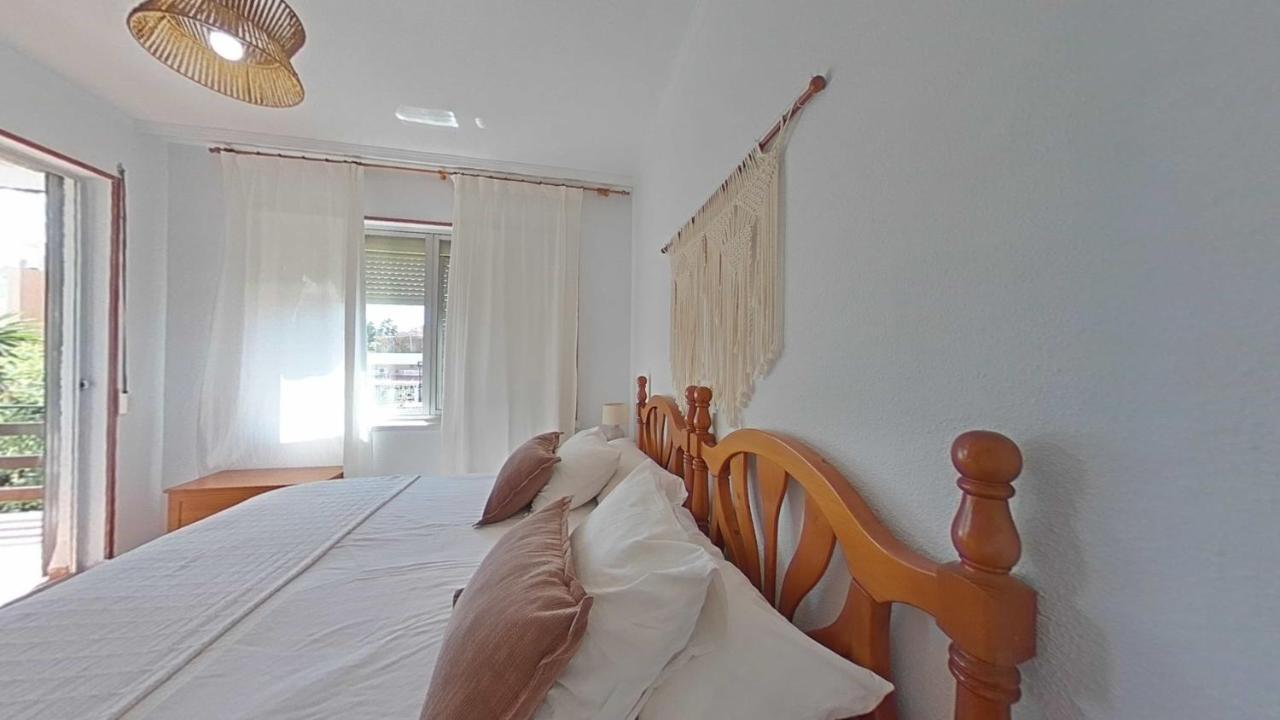 Acogedor En La Carihuela Con Plaza De Garaje Garantizada! Sol Montemar Lägenhet Torremolinos Exteriör bild